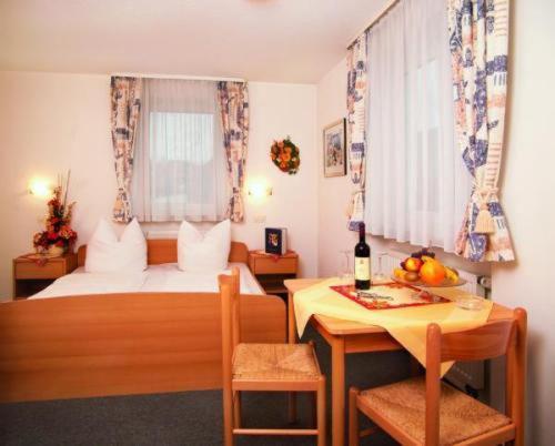 Gasthof Zur Krone Denkendorf  Quarto foto